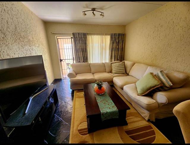 2 BEDROOM TOWNHOUSE FOR SALE IN VORNA VALLEY